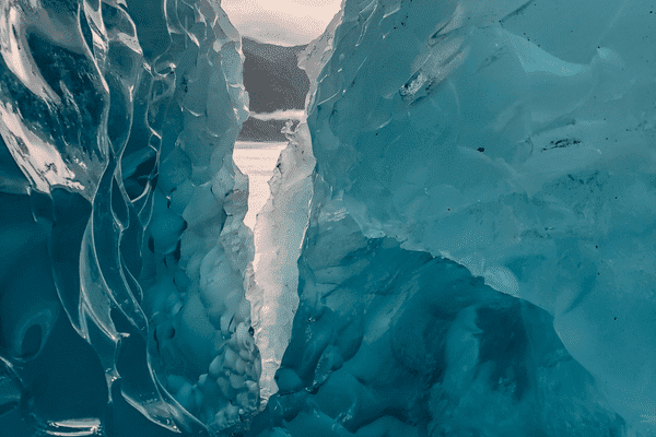 Mendenhall-Gletscherhöhlen, Alaska